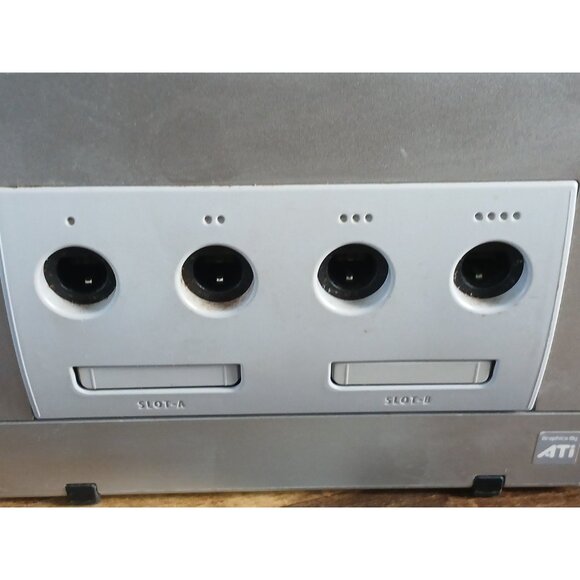Nintendo GameCube Platinum Silver Console - W/ Cables, Controller & Memory Card - Picture 5 of 10